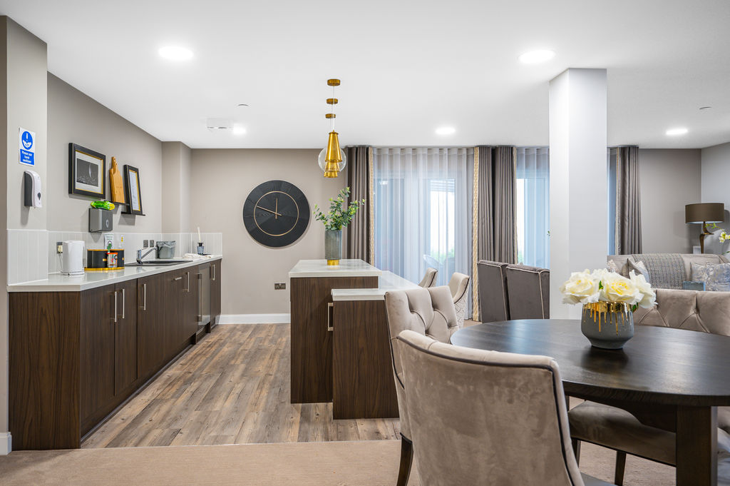 Communal Lounge- click for photo gallery